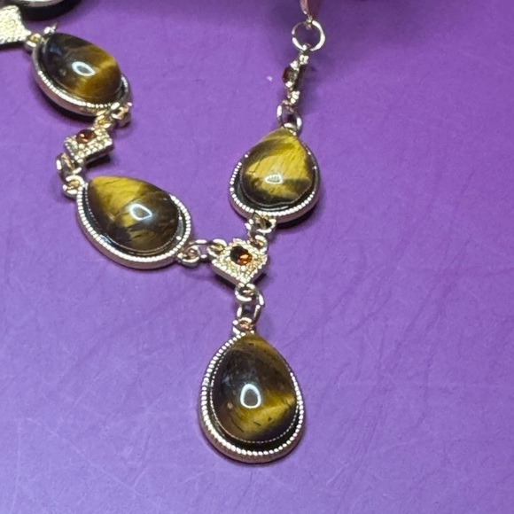 Jewelry - Yellow Tiger's Eye and Brown Austrian Crystal Necklace 20 Inches. New in box.